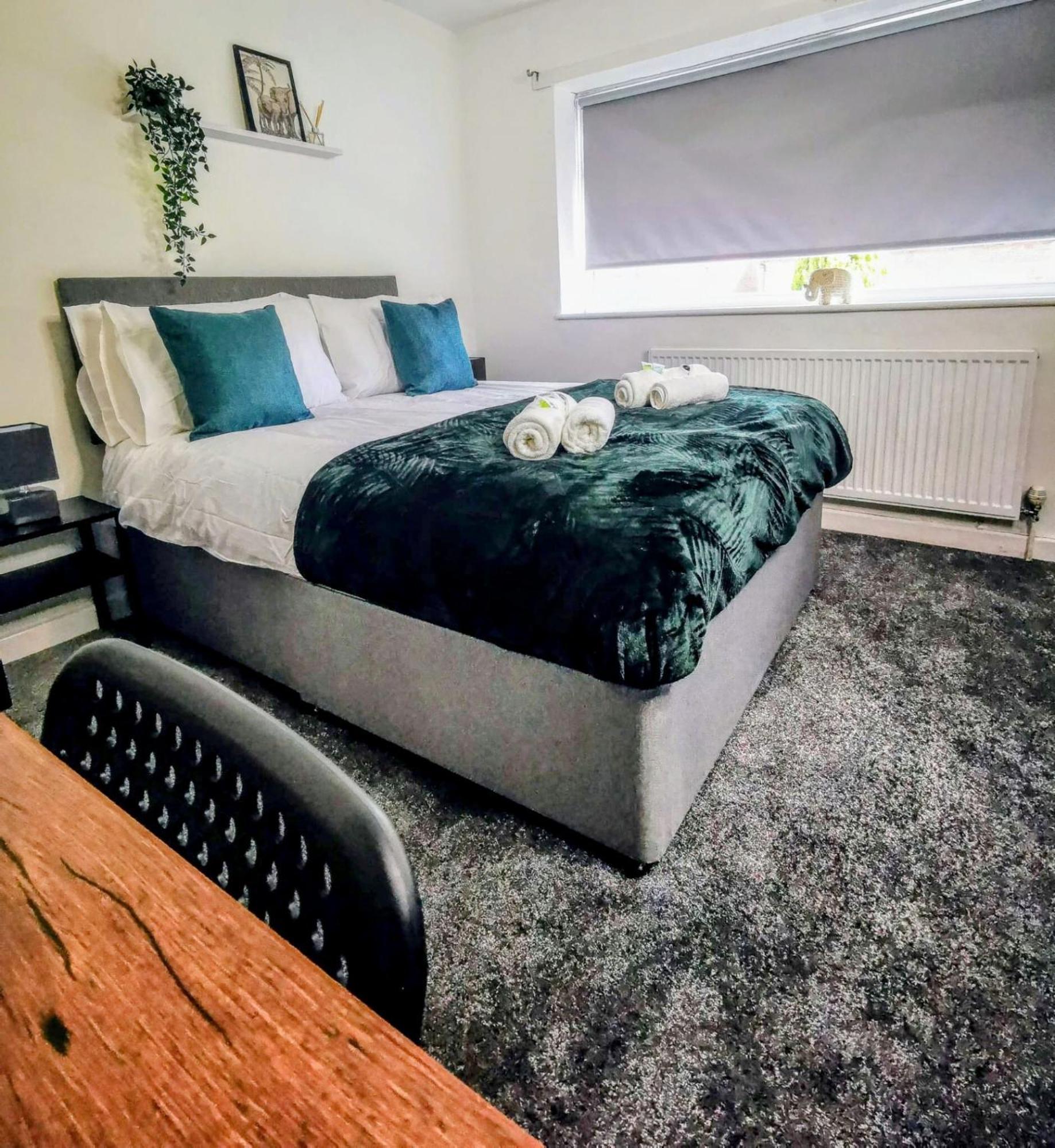 No 7 - Bright, Spacious 3 Bed Home With Parking & Wifi Хайтон Экстерьер фото