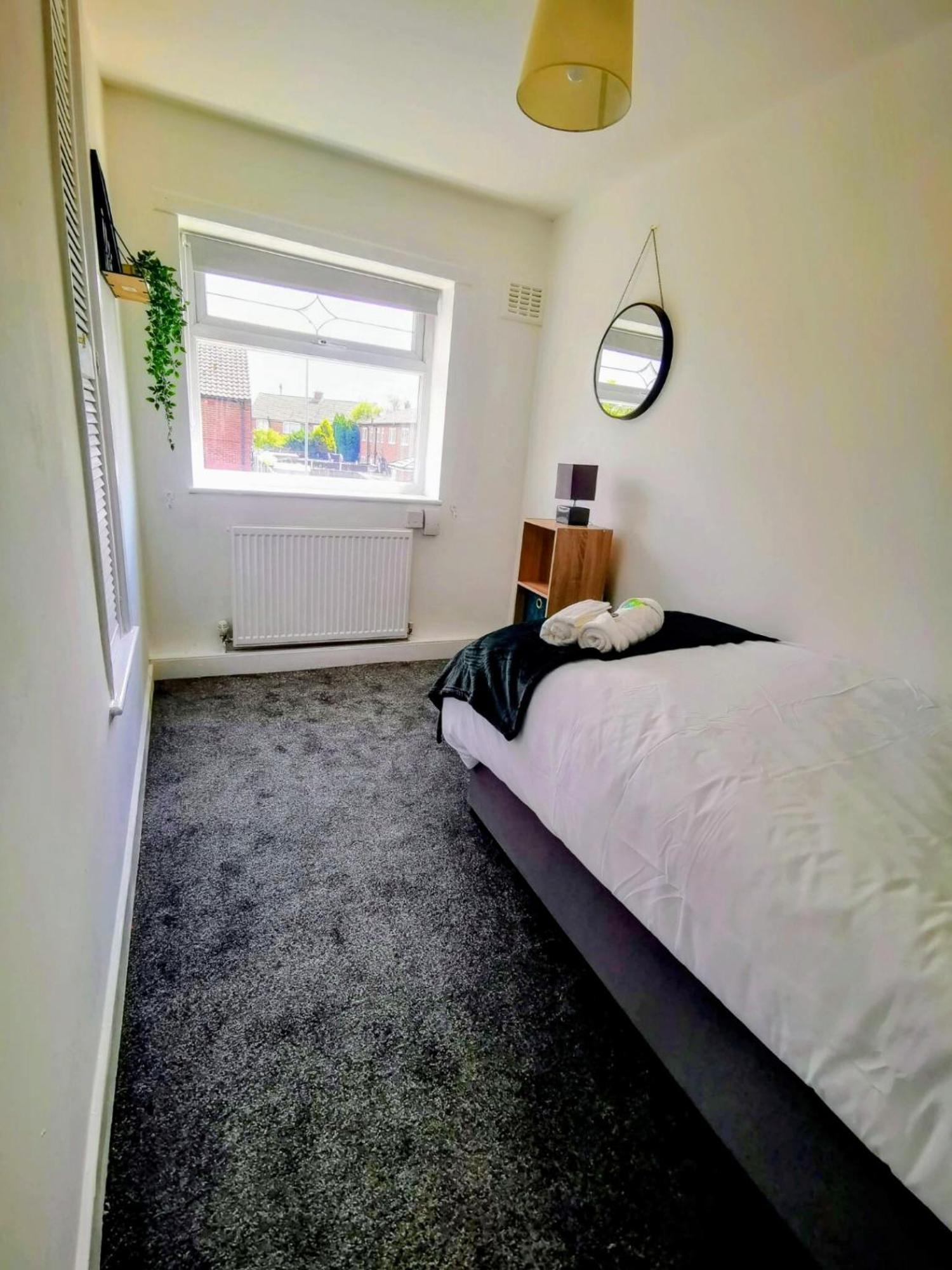 No 7 - Bright, Spacious 3 Bed Home With Parking & Wifi Хайтон Экстерьер фото