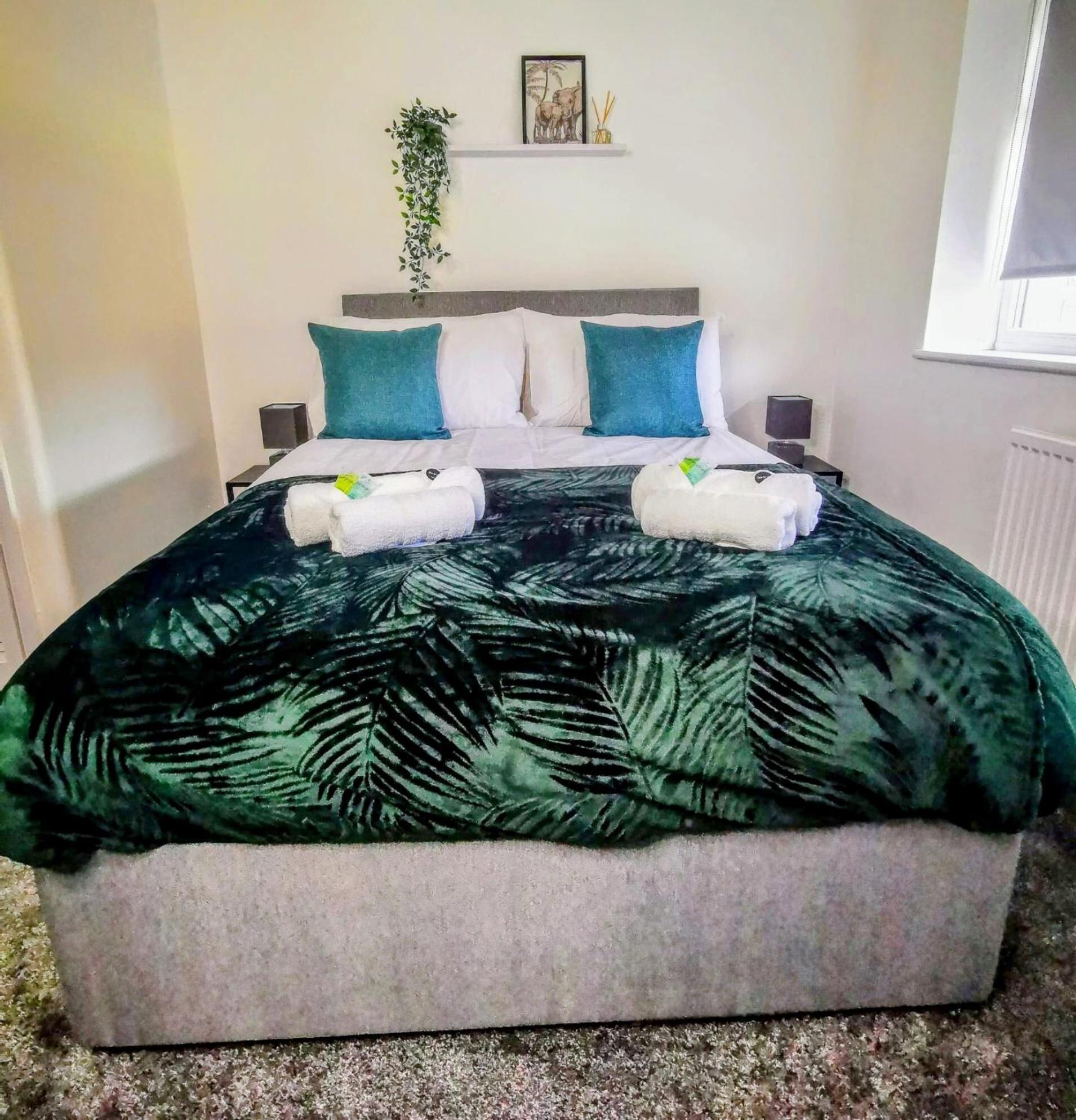 No 7 - Bright, Spacious 3 Bed Home With Parking & Wifi Хайтон Экстерьер фото