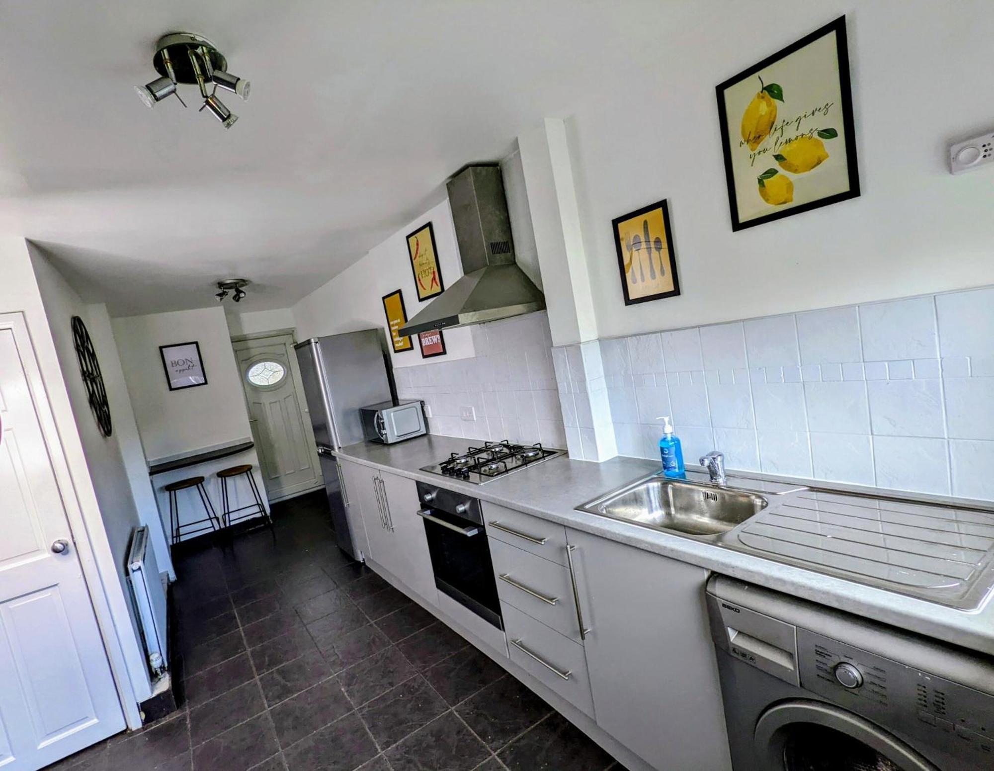 No 7 - Bright, Spacious 3 Bed Home With Parking & Wifi Хайтон Экстерьер фото
